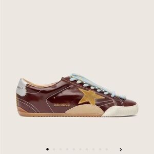 NWT Golden Goose Burgundy Leather Womens Sneakers with Gold Star